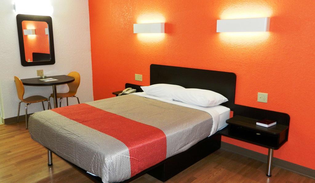 6-oklahoma City, Ok - Airport East 3*