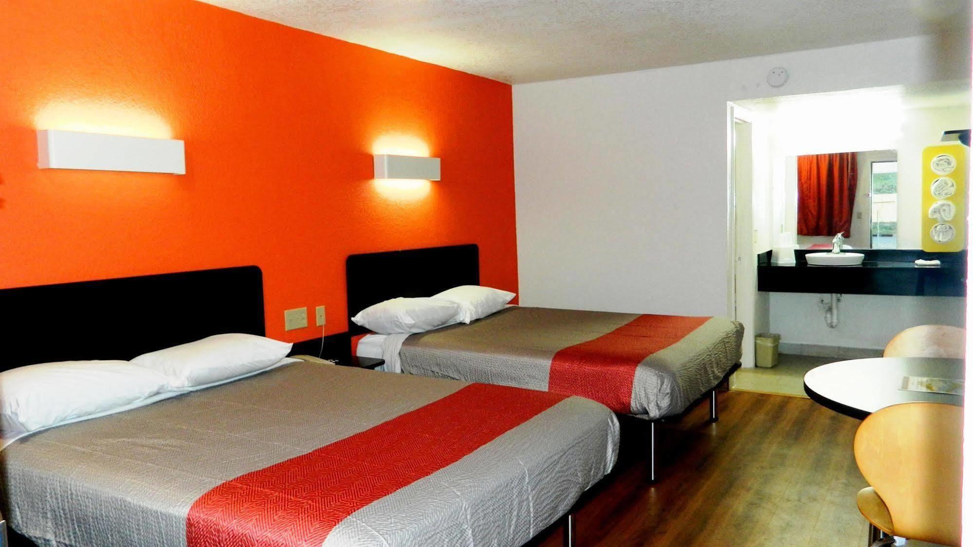6-oklahoma City, Ok - Airport East Hotel 3*